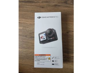 DJI Osmo Action 5 Pro Adventure Combo