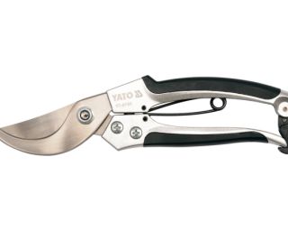 ვაზის მაკრატელი YATO YT-8790 – სიზუსტე, სიმძლავრე და კომფორტი ბაღის მოვლისთვის